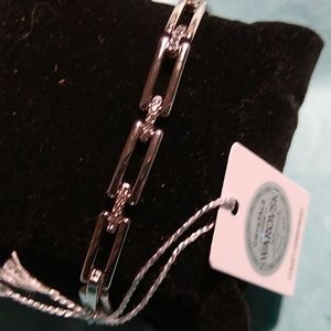 Linked Silver tone bracelet with Swarovski Crystal